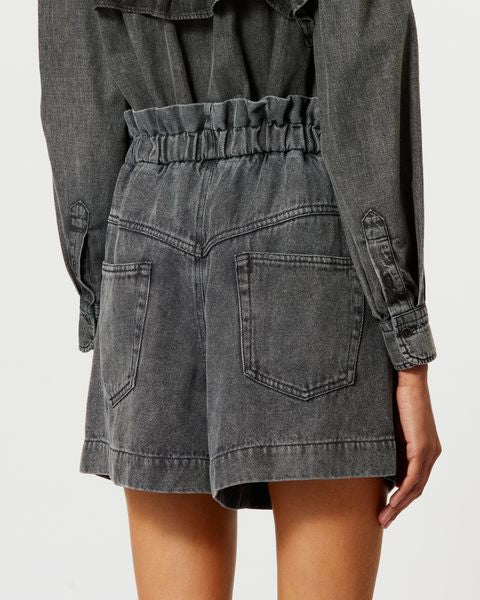 SHORT TITEA Faume - seconde main
